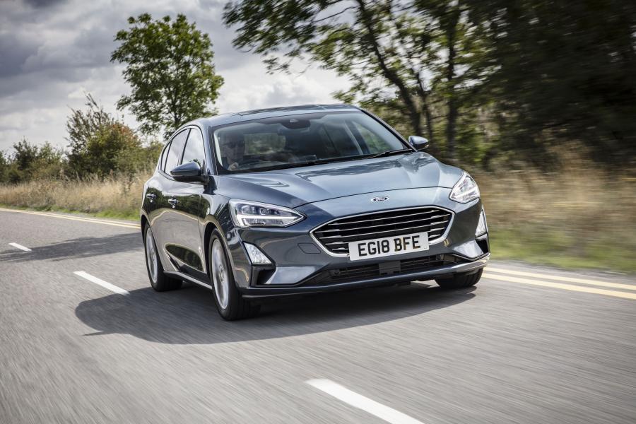  Ford Focus Titanium 2018 года  (UK) (фото 8 из 18)